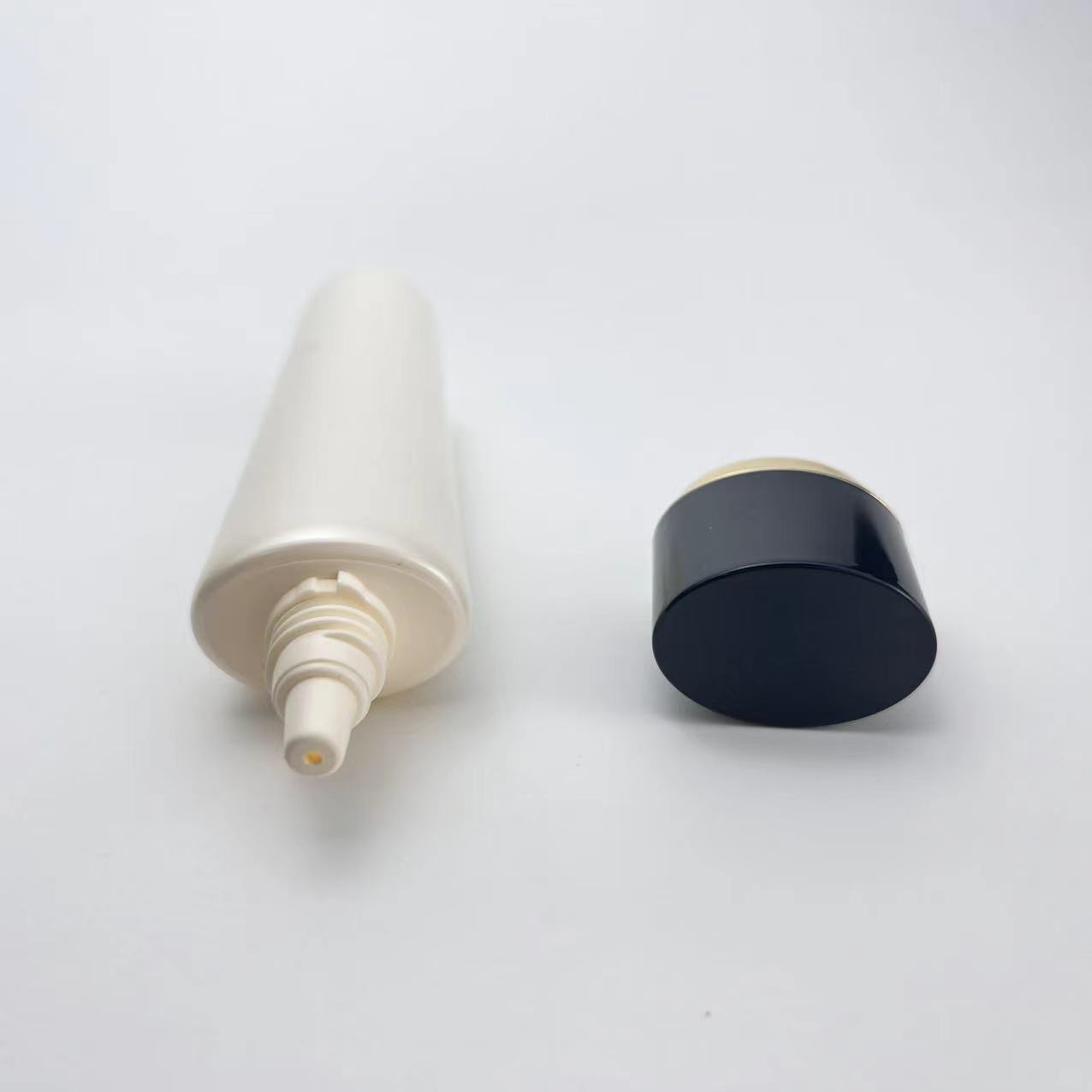 Dia 25mm 25gm Oval Shape Plastic Tube for Eye Cream Packaging 