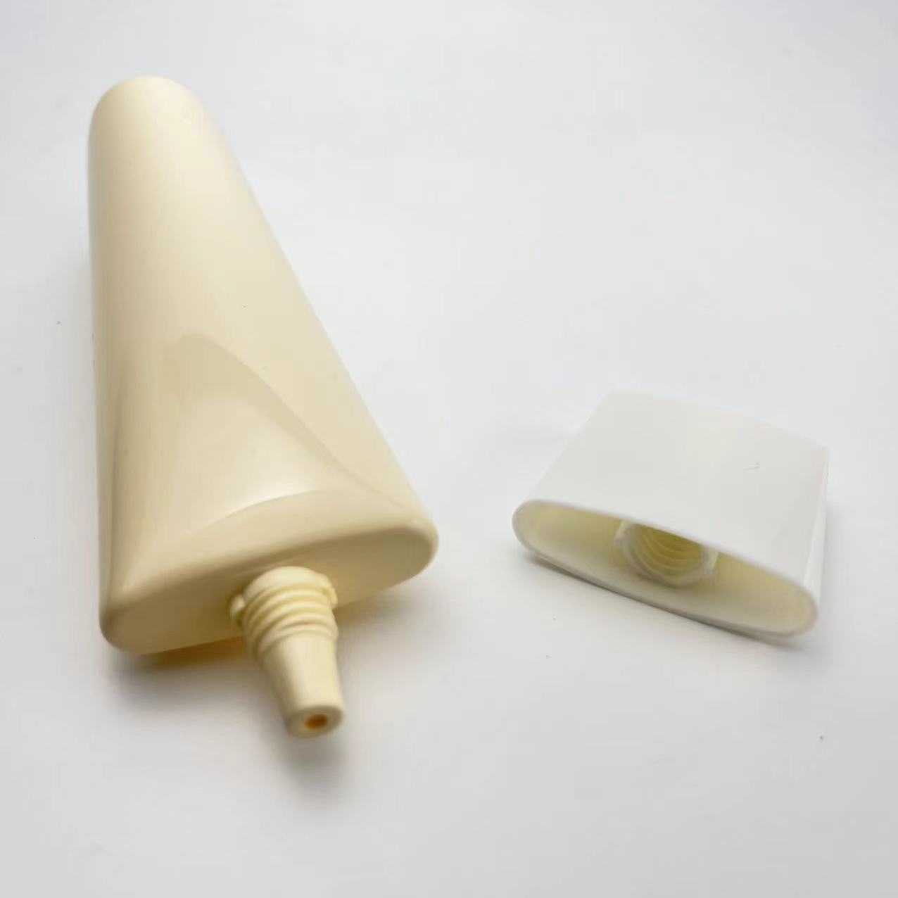 Dia 35mm 40g Oval Shape Plastic Tube for CC Cream 