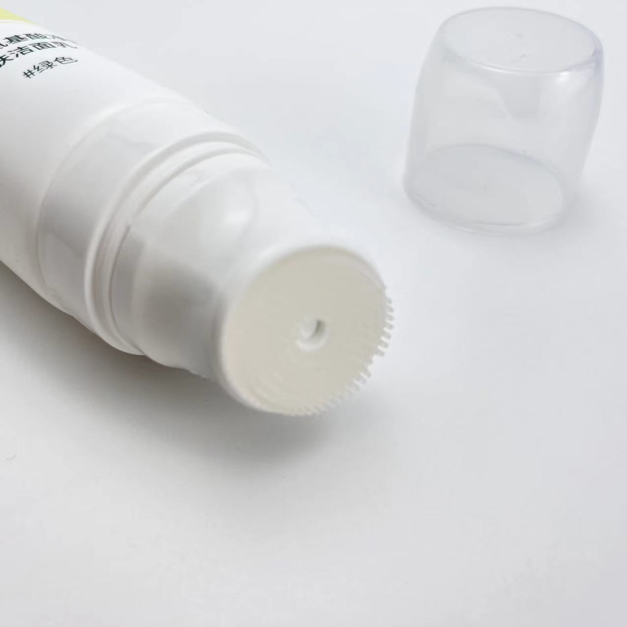 Dia.40mm Soft Brush Design Tubes for Face Cleanser Cream 