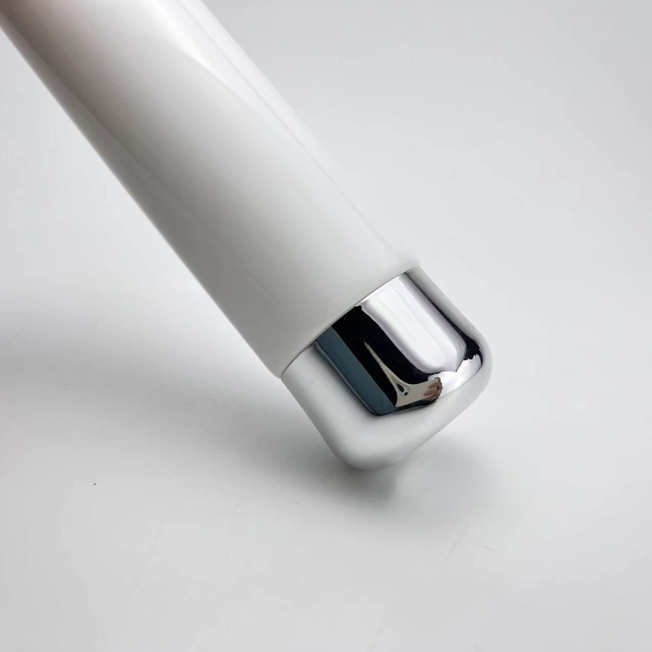 Dia.40mm Silver Cap Plastic Tubes for Cosmetic Skin Care Packaging 