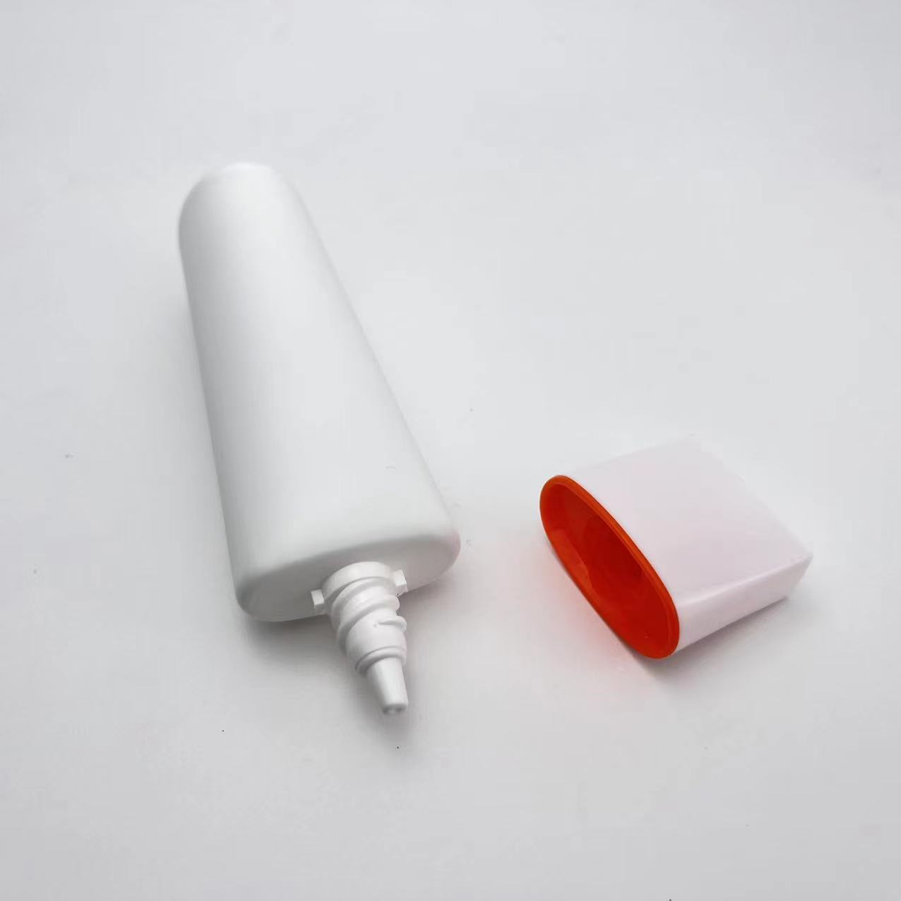 Dia 30mm 30gm Oval Shape Plastic Tube for CC Cream before Make Up