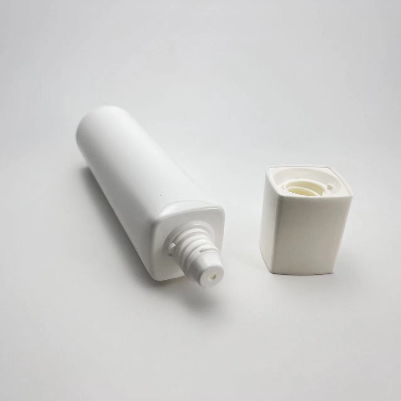 Dia 40mm Square Shape Screw Cap Tubes 