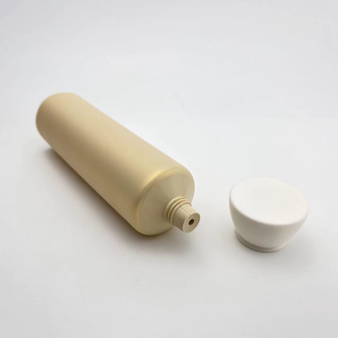 Dia.40mm Plastic Packaging Tubes with Cute Caps for Shampoo 