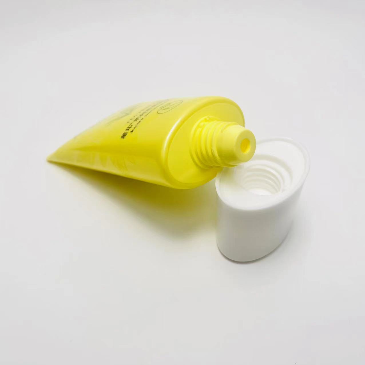 Dia 40mm OVAL Shape Tubes with Screw Cap for 80g Hand Cream Packaging