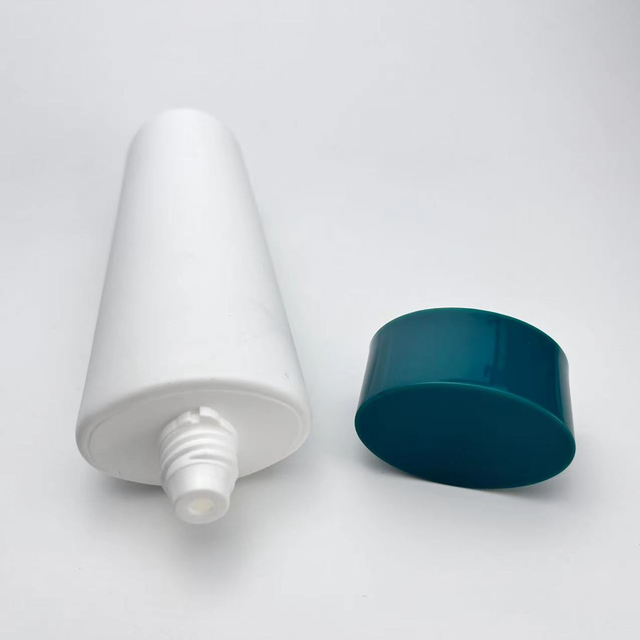 Dia 45mm Oval Shape Plastic Tubes with Ovla Screw Caps 