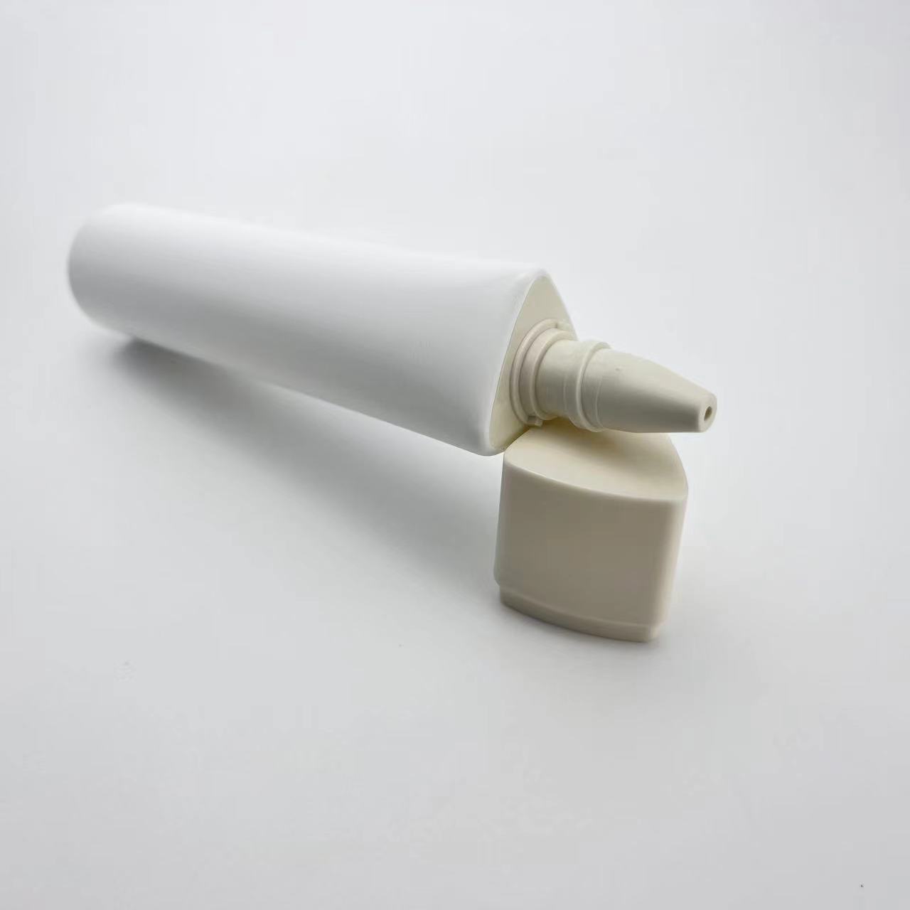 Dia30mm Plastic Packaging Tubes with Triangle Shape Caps